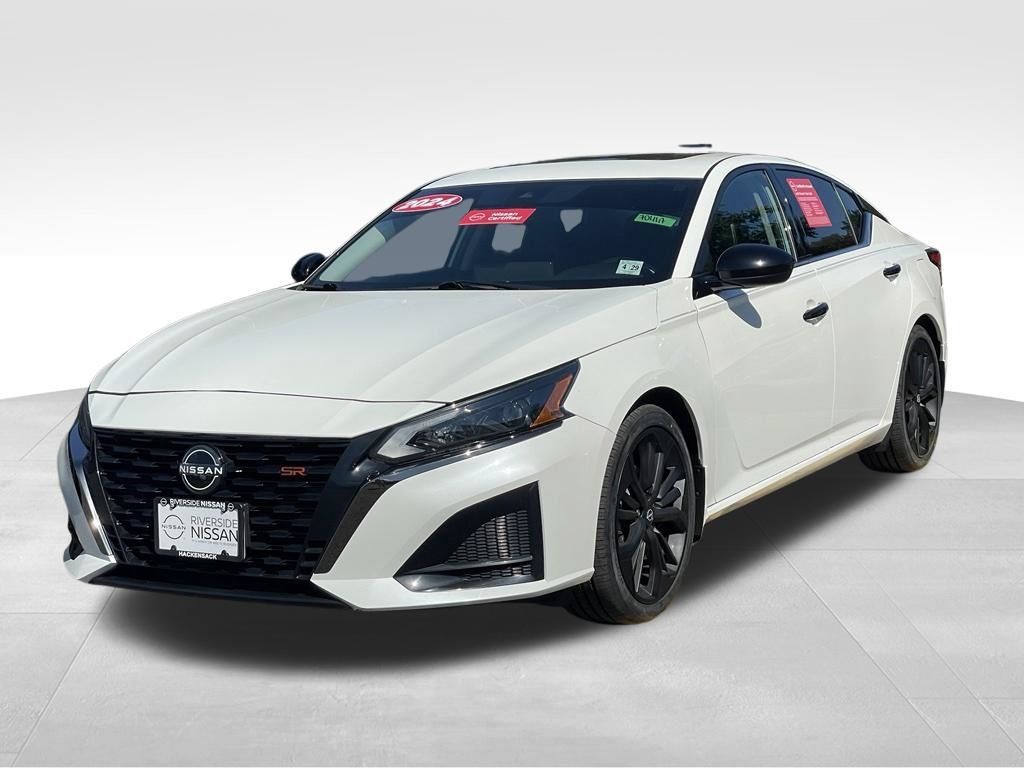 Certified 2024 Nissan Altima 2.5 SR w/ SR Premium Package FWD image 2