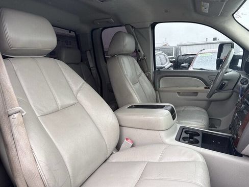 Used 2010 Chevrolet Silverado 1500 LTZ w/ Convenience Package AWD/4WD image 18
