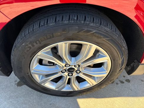 Used 2024 Ford Edge Titanium image 20