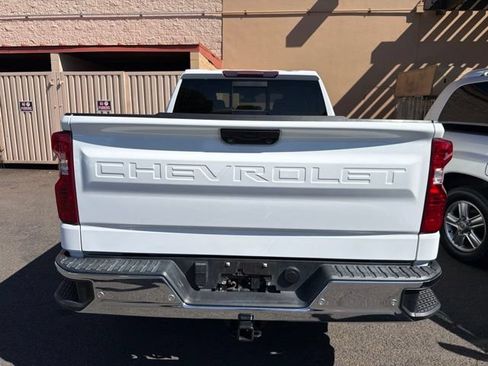 Used 2022 Chevrolet Silverado 1500 LT w/ Safety Package RWD image 7