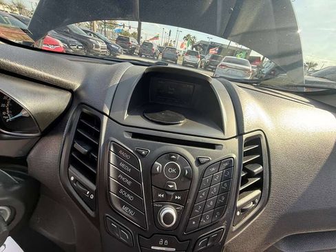 Used 2019 Ford Fiesta SE image 11