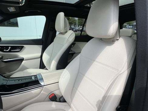Used 2026 Mercedes-Benz GLC 300 4MATIC image 16
