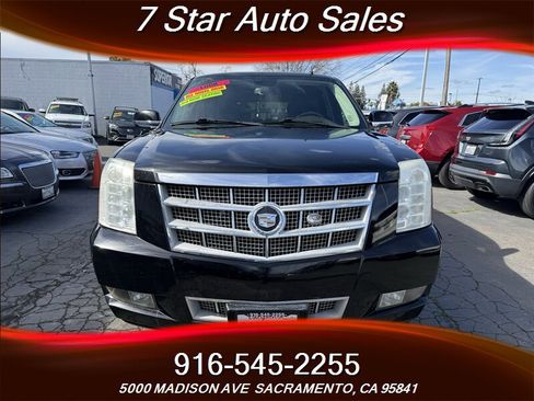 Used 2009 Cadillac Escalade Platinum image 2