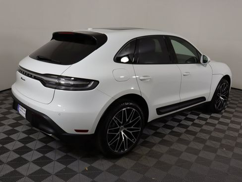 Used 2025 Porsche Macan image 8