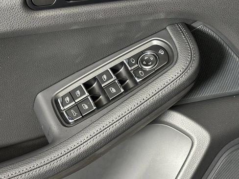 New 2026 Porsche Macan image 15