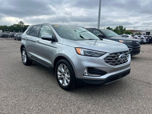 Certified 2023 Ford Edge Titanium w/ Equipment Group 301A AWD/4WD image 3