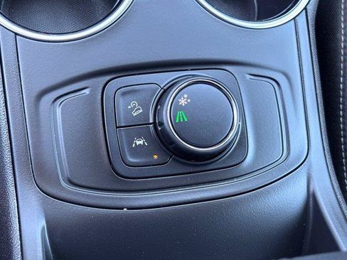 Used 2024 GMC Terrain SLE FWD image 33