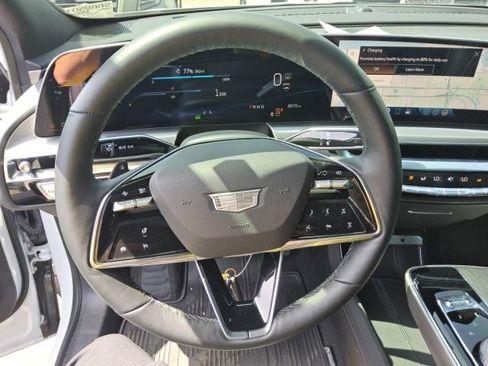 Used 2025 Cadillac Lyriq Luxury RWD image 5