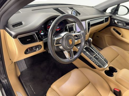 Used 2017 Porsche Macan GTS image 4