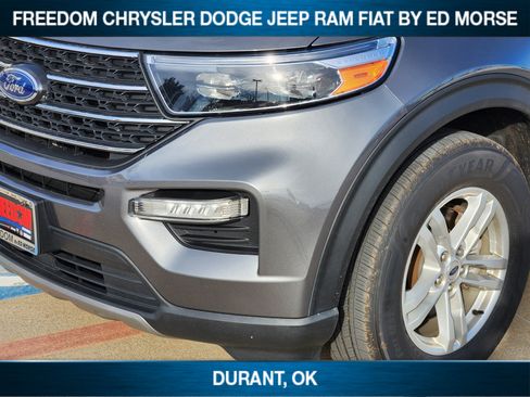 Used 2022 Ford Explorer XLT w/ Equipment Group 202A image 6