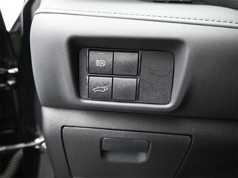 Used 2022 Toyota Highlander XLE image 34