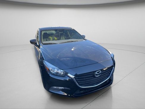 Used 2018 MAZDA MAZDA3 Touring image 4