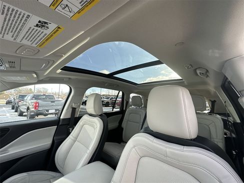 Used 2025 Lincoln Aviator Reserve image 22
