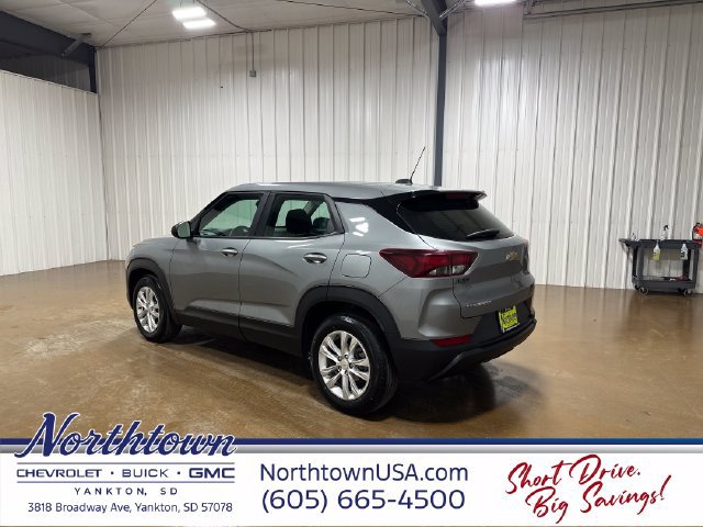 Used 2023 Chevrolet TrailBlazer LS FWD image 3