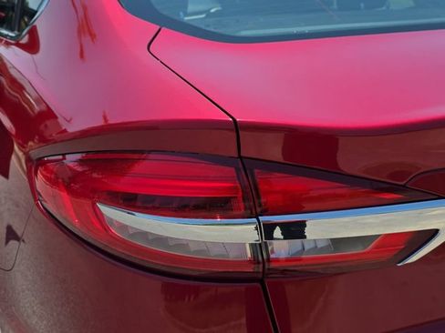 Used 2020 Ford Fusion SE FWD image 34