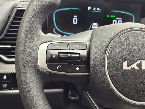 New 2025 Kia Sportage LX image 30