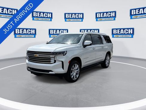 Used 2024 Chevrolet Suburban High Country AWD/4WD image 4