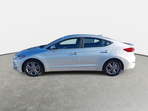 Used 2017 Hyundai Elantra SE image 8