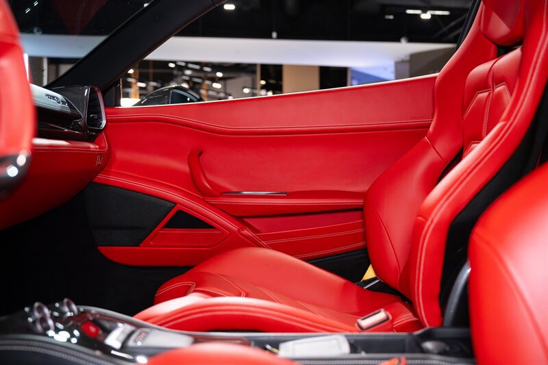 Used 2015 Ferrari 458 Italia Coupe RWD image 36