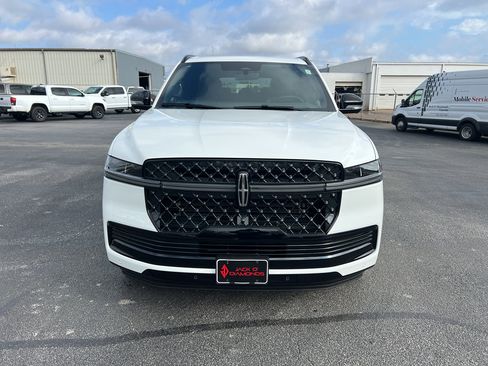 New 2025 Lincoln Navigator L Reserve w/ Jet Appearance Package image 2