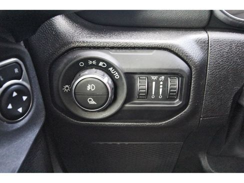 Used 2022 Jeep Gladiator Overland w/ Popular Equipment Package AWD/4WD image 20