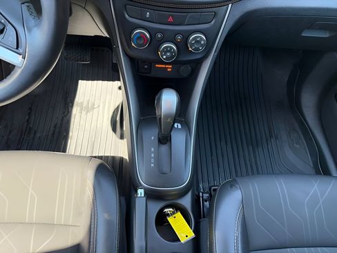 Used 2018 Chevrolet Trax LT w/ Driver Confidence Package AWD/4WD image 12