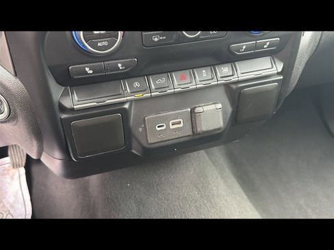 Used 2021 Chevrolet Silverado 1500 LT image 19