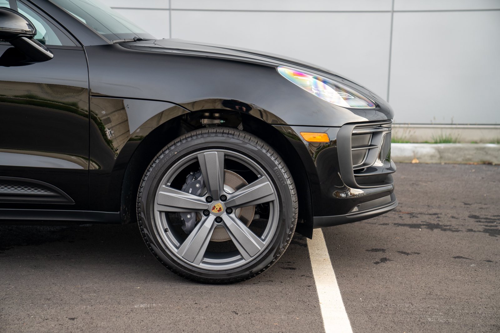 Certified 2026 Porsche Macan AWD/4WD image 9
