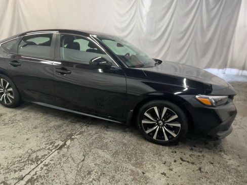 Used 2024 Honda Civic EX-L image 3