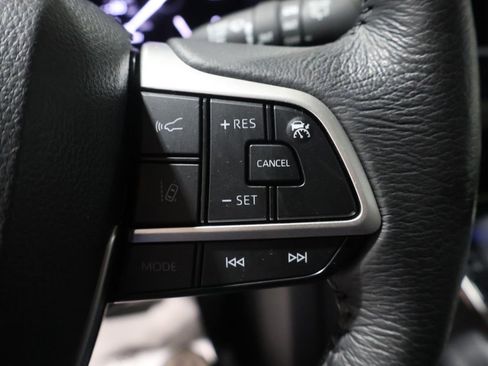 Used 2024 Toyota Sienna XLE image 32