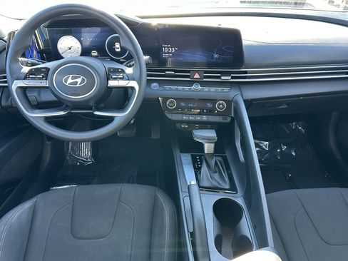 Used 2024 Hyundai Elantra SEL image 23