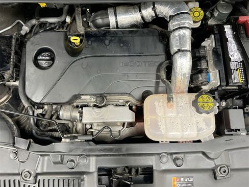 Used 2022 Chevrolet Trax LT w/ Sport Edition image 24