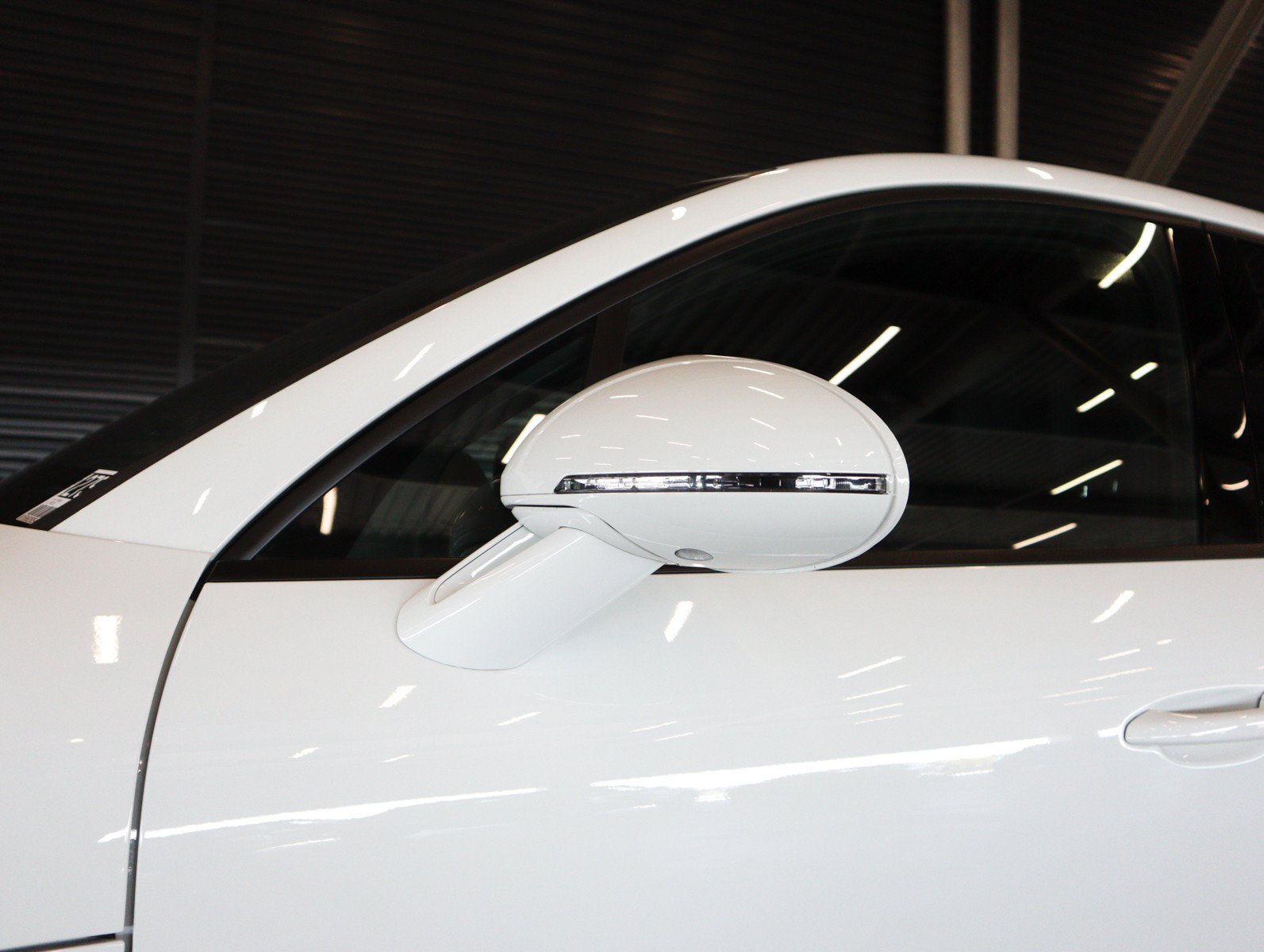 Certified 2024 Porsche Macan AWD/4WD image 13