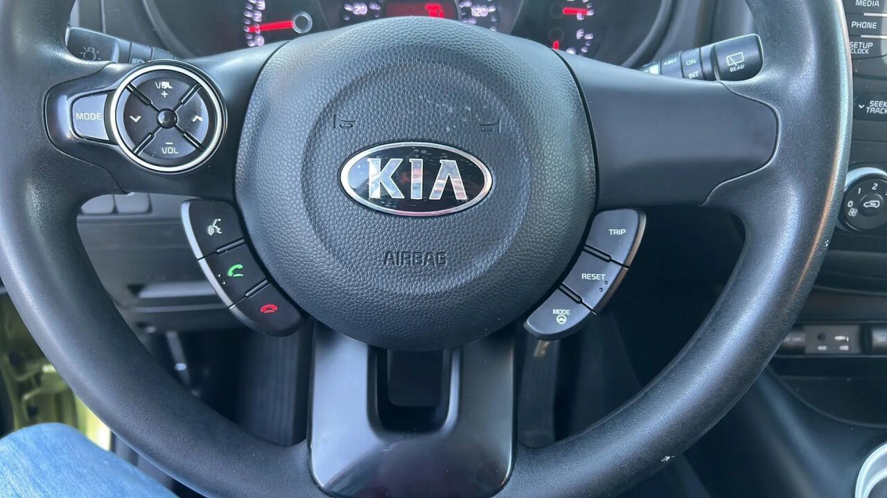 Used 2015 Kia Soul FWD image 14