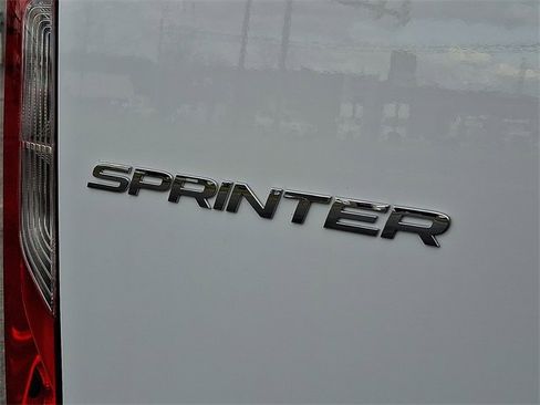 Used 2025 Mercedes-Benz Sprinter 2500 image 29