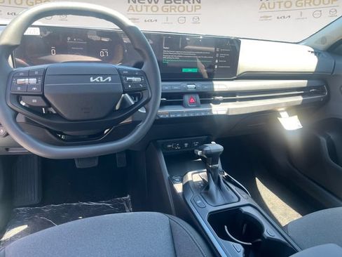 New 2026 Kia K4 FWD image 10