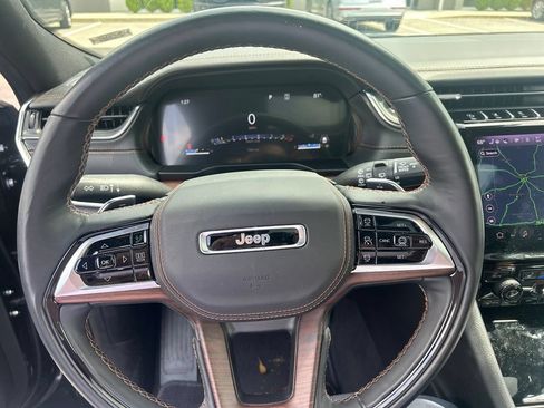 Used 2025 Jeep Grand Cherokee L Summit w/ Advanced Protech Group IV AWD/4WD image 24