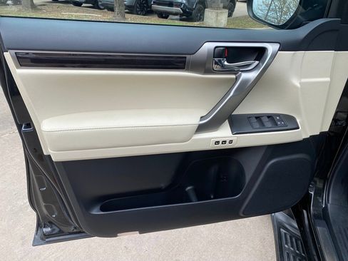 Used 2023 Lexus GX 460 Premium w/ Premium Package image 36