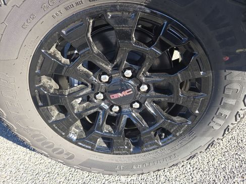 New 2026 GMC Canyon Elevation w/ Convenience Package image 13