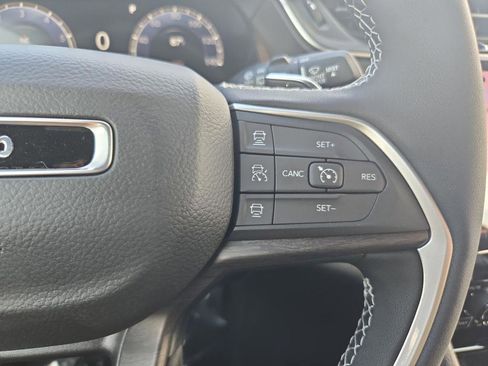 New 2025 Jeep Grand Cherokee Limited RWD image 24