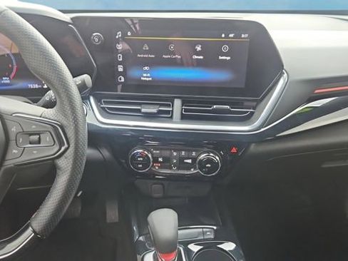 Used 2024 Chevrolet Trax RS w/ Sunroof Package image 8