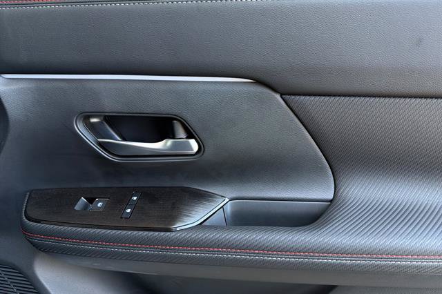 New 2026 Nissan Kicks SR AWD/4WD image 19