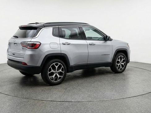 Used 2025 Jeep Compass Limited AWD/4WD image 9