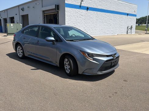 Used 2024 Toyota Corolla LE FWD image 8