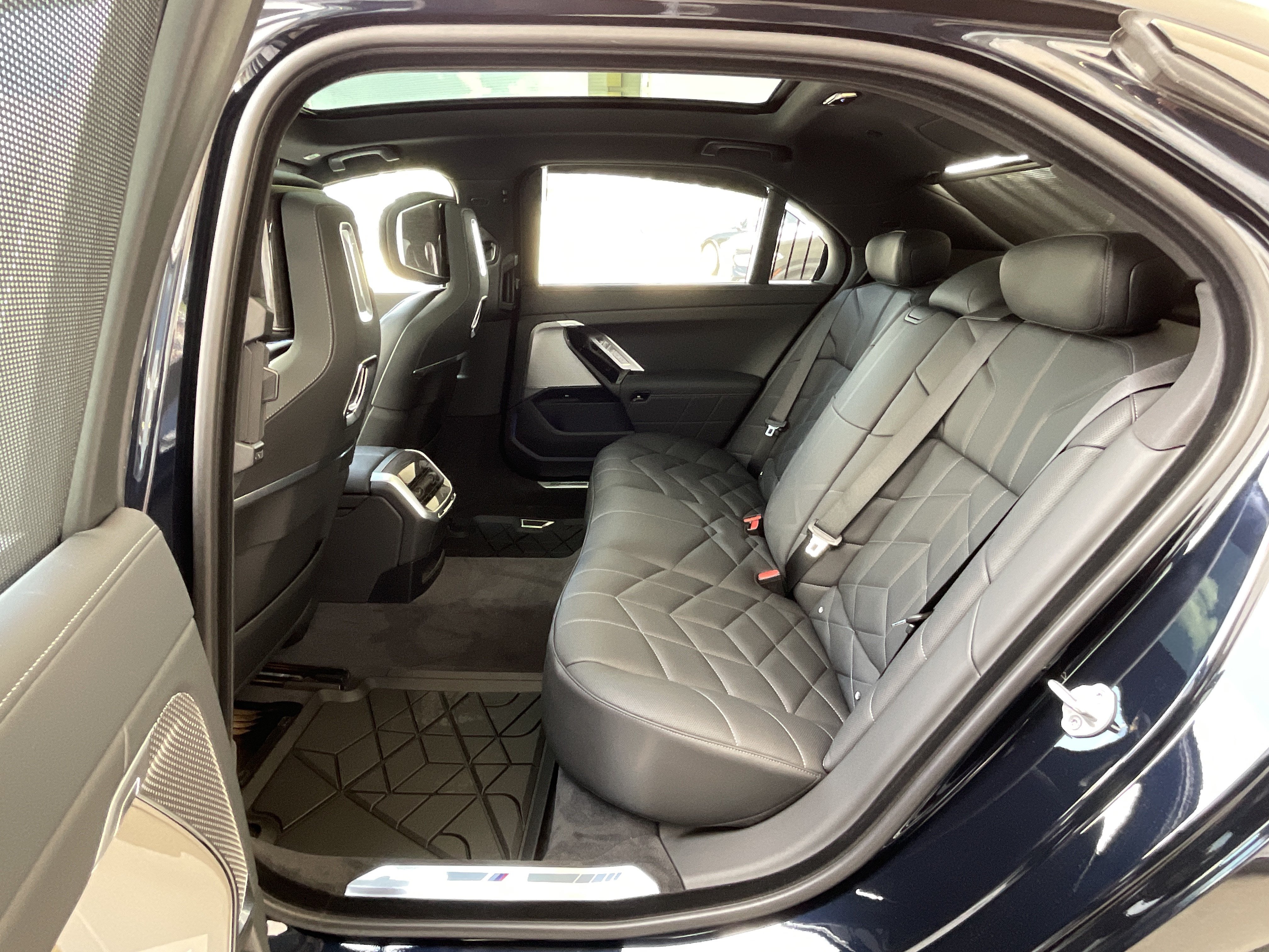 New 2026 BMW 740i w/ Executive Package RWD image 26