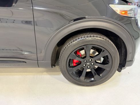 Used 2020 Ford Explorer ST w/ ST Street Pack image 31