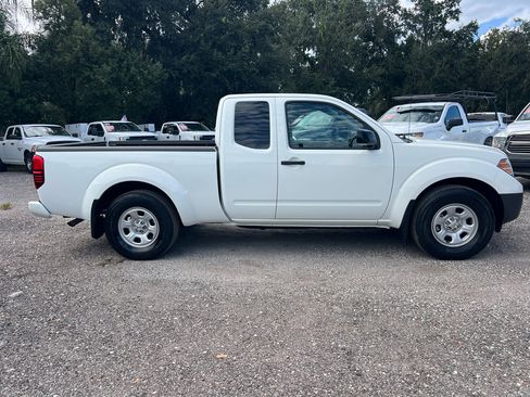 Used 2020 Nissan Frontier S w/ S Utility Package image 2