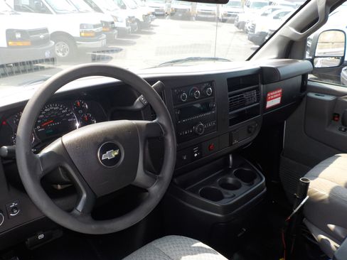 Used 2016 Chevrolet Express 2500 RWD image 14