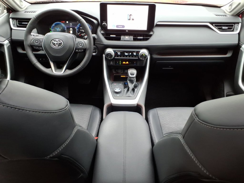Used 2023 Toyota RAV4 Limited AWD/4WD image 24