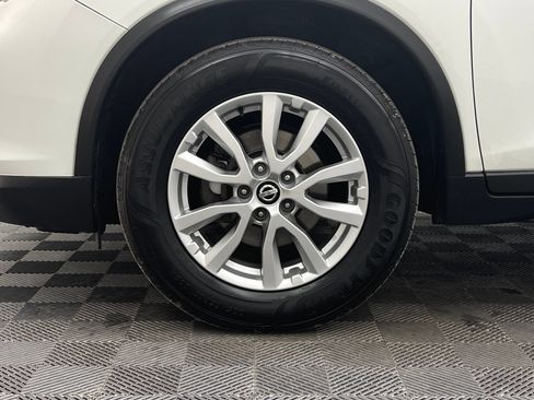 Used 2017 Nissan Rogue SV AWD/4WD image 13